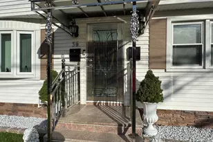 37 Elizabeth Ann Dr, New Haven, CT 06512 - Photo 2