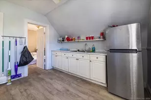 83 Berkeley Pl, Bridgeport, CT 06610 - Photo 20