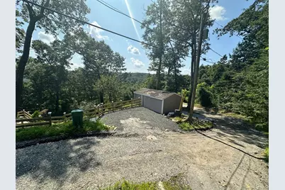 22 Hemlock Trail, Newtown, CT 06482 - Photo 4