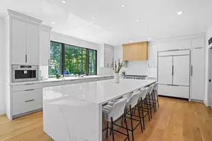 8 Holly Ln, Newtown, CT 06482 - Photo 10