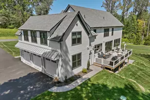 8 Holly Ln, Newtown, CT 06482 - Photo 38