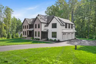 8 Holly Lane, Newtown, CT 06482 - Photo 2