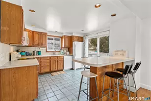 53 Hilltop Dr, Fairfield, CT 06890 - Photo 10