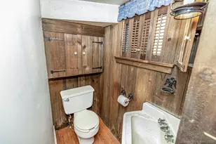 1572 Saybrook Rd, Haddam, CT 06438 - Photo 16