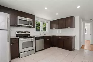 22 Tracey St, Norwalk, CT 06850 - Photo 4