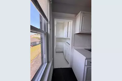 29 Bowe Avenue, Stratford, CT 06615 - Photo 8