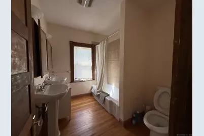 634 New Britain Avenue, Hartford, CT 06106 - Photo 18