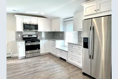 31 Ledge Avenue #2, New Canaan, CT 06840 - Photo 2