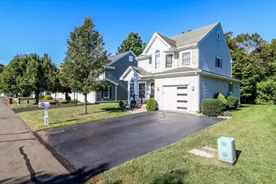 17 Olde Village Circle #17, Wallingford, CT 06492 - Photo 4