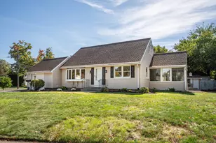 25 Fowler Dr, West Hartford, CT 06110 - Photo 2