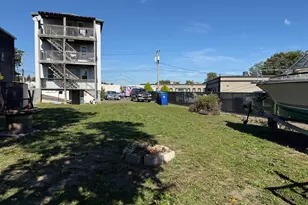 196 Avon St, Stratford, CT 06615 - Photo 6