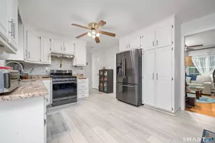 14 Lincoln St, Farmington, CT 06085 - Photo 10