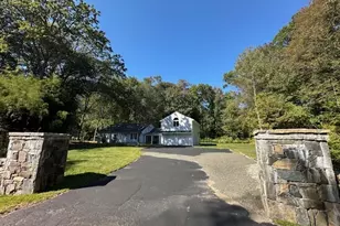 21 Half Mile Common, Westport, CT 06880 - Photo 2