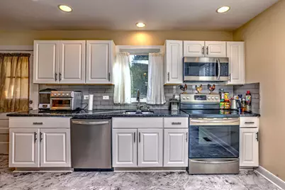 32 Roberts Street, Seymour, CT 06483 - Photo 18