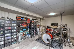 32 Roberts St, Seymour, CT 06483 - Photo 40