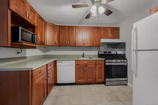 263 Williamstown Ct, Newington, CT 06111 - Photo 4