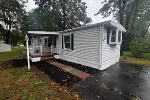 33 Whitewood Rd, Killingworth, CT 06419 - Photo 2