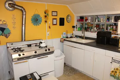 23 Howe Street, Meriden, CT 06450 - Photo 20