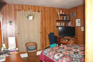 23 Howe St, Meriden, CT 06450 - Photo 8