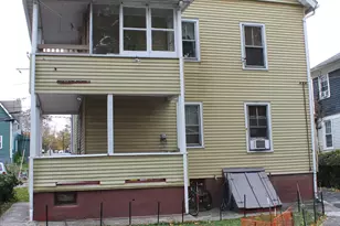 23 Howe St, Meriden, CT 06450 - Photo 2