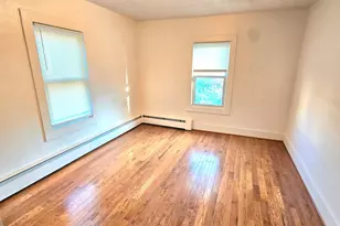 3 Martin St, Enfield, CT 06082 - Photo 8