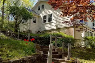 15 Laurel St, Chester, CT 06412 - Photo 4