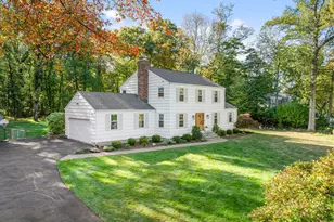 1115 Galloping Hill Rd, Fairfield, CT 06824 - Photo 2