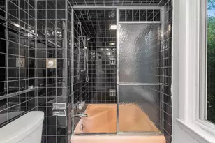 999 Monroe Turnpike, Monroe, CT 06468 - Photo 16