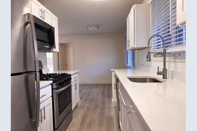 110 Montoya Drive #110, Branford, CT 06405 - Photo 2