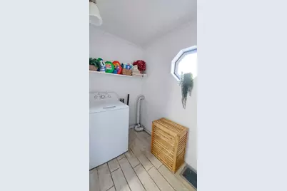 32 North Maple Street, Enfield, CT 06088 - Photo 10