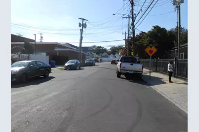 33 Louisiana Avenue, Bridgeport, CT 06610 - Photo 16