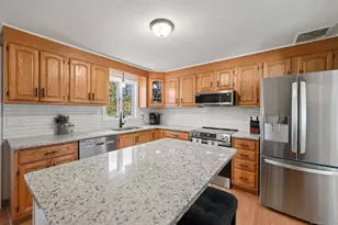 211 Fairlane Dr, Wethersfield, CT 06109 - Photo 10