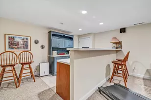 26 Bunker Hill Cir, Shelton, CT 06484 - Photo 34