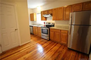 151 Quaker Ln S, West Hartford, CT 06119 - Photo 8