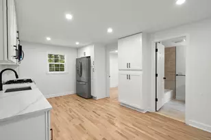 57 Hermitage Ln, North Haven, CT 06473 - Photo 8