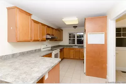 527 West Thames Street #27, Norwich, CT 06360 - Photo 4