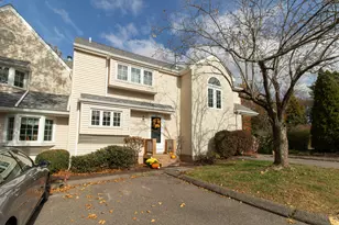 7 W Meadow Ln, Middletown, CT 06457 - Photo 2