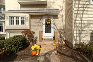 7 W Meadow Ln, Middletown, CT 06457 - Photo 4