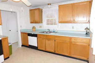60 E St, Derby, CT 06418 - Photo 8