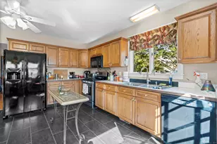 58 Spruce St, Meriden, CT 06451 - Photo 12