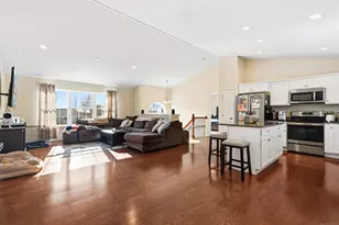 34 Pear Tree Dr, Naugatuck, CT 06770 - Photo 2