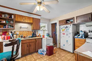 13 Edgewood St, Bristol, CT 06010 - Photo 20