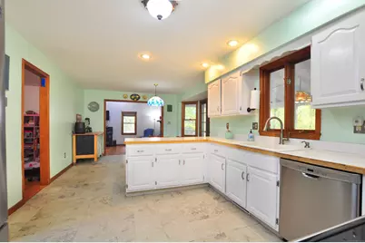 14 Cambridge Circle, New Milford, CT 06776 - Photo 10