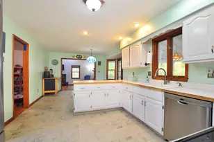 14 Cambridge Cir, New Milford, CT 06776 - Photo 10