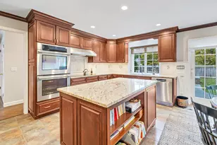 105 Charter Oak Rd, Fairfield, CT 06824 - Photo 6