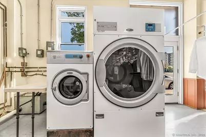 23 Lafayette Circle, Bridgeport, CT 06604 - Photo 12