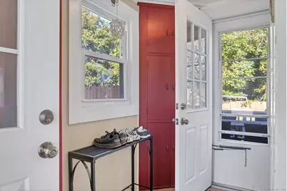 47 Phillips Street, New London, CT 06320 - Photo 24