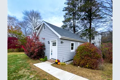 1814 Newfield Avenue #Cottage, Stamford, CT 06903 - Photo 1