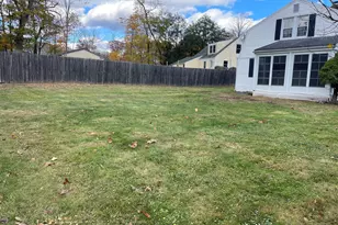 2 Simscroft Rd, Simsbury, CT 06070 - Photo 4