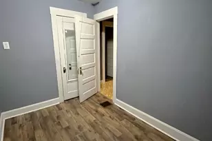 7 Willoughby St, Bristol, CT 06010 - Photo 4